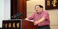 中國旅美作家、耶魯大學(xué)高級講師蘇煒做客寶鷹講堂 講述耶魯?shù)娜宋木衽c通識教育