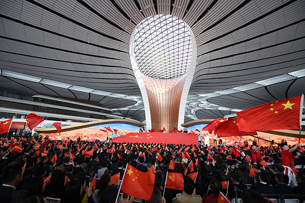 C型柱就是主背景！寶鷹精品工程綻放CCTV-1